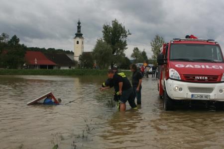 ... in reševanje iz leta 2010 (foto Darja Gros)